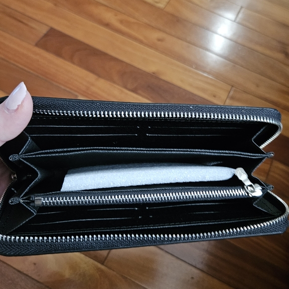 Checkered Black Wallet - Picture 6 of 7